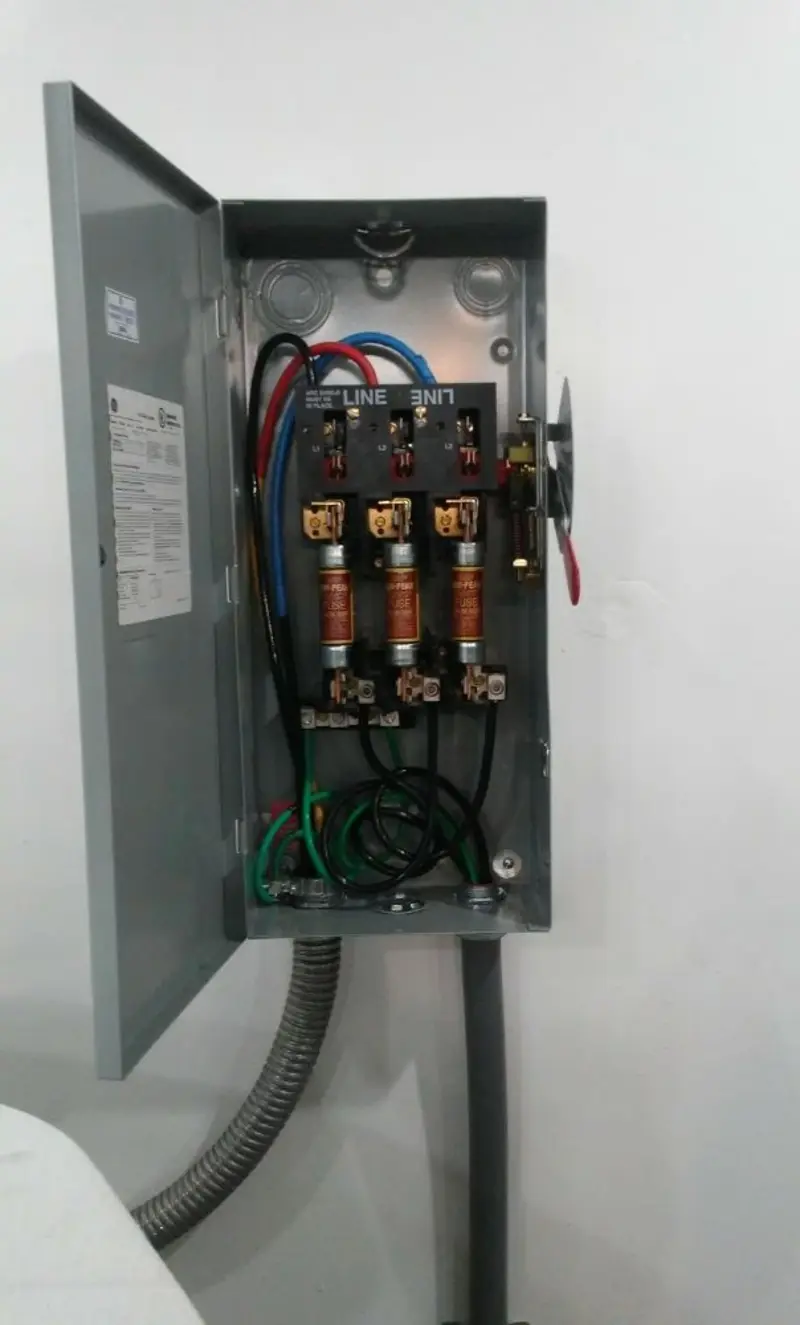 Three-phase disconnect switch installed for Electrical Wiring & Rewiring in Albuquerque